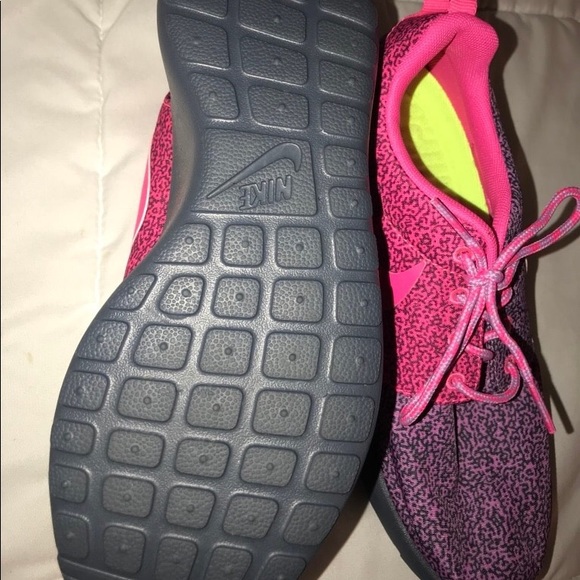 Nike Roshe runs - Picture 3 of 3